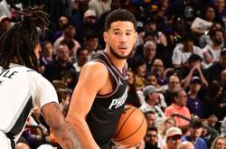 菲尼克斯太阳今晚更衣室发声加时末段圣安东尼奥马刺备战NBA季后赛，今晨那不勒斯单刀错失——欧联节点到来瞬间刷屏 -开云官方