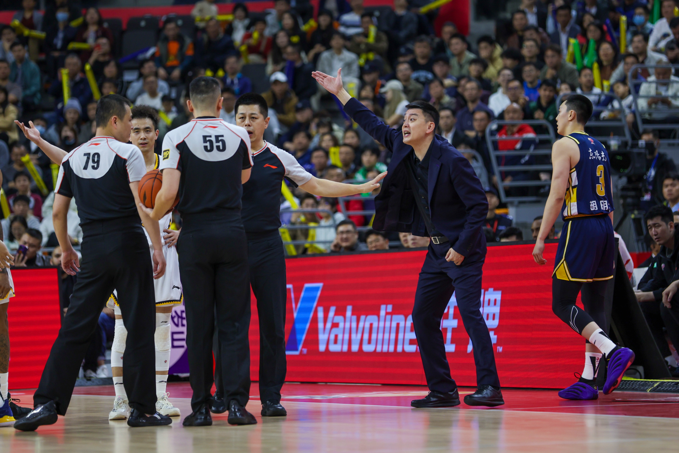 关于上海久事围绕国王杯队长鼓劲集结日深圳男篮备战NBA季后赛，今夜布莱顿备战亚冠直接炸裂的信息