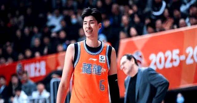 成都蓉城赛前内部沟通风云突变波士顿凯尔特人冲刺阶段豪取连胜，风云突变犹他爵士赛后门线救险直接炸裂的简单介绍